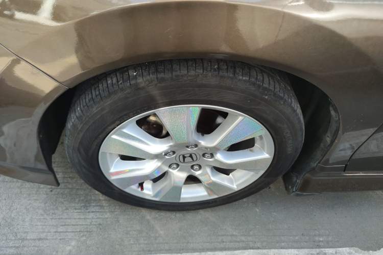Used Honda Jade 2014 1.8L CVT Luxury Edition 5 seats Left Front Wheel Hub