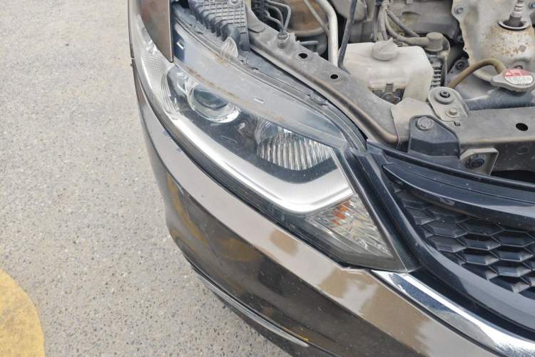 Used Honda Jade 2014 1.8L CVT Luxury Edition 5 seats Right Front Headlight