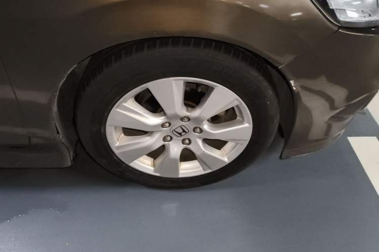 Used Honda Jade 2014 1.8L Automatic Comfort Elite Version 5 Seats Right Front Wheel Hub
