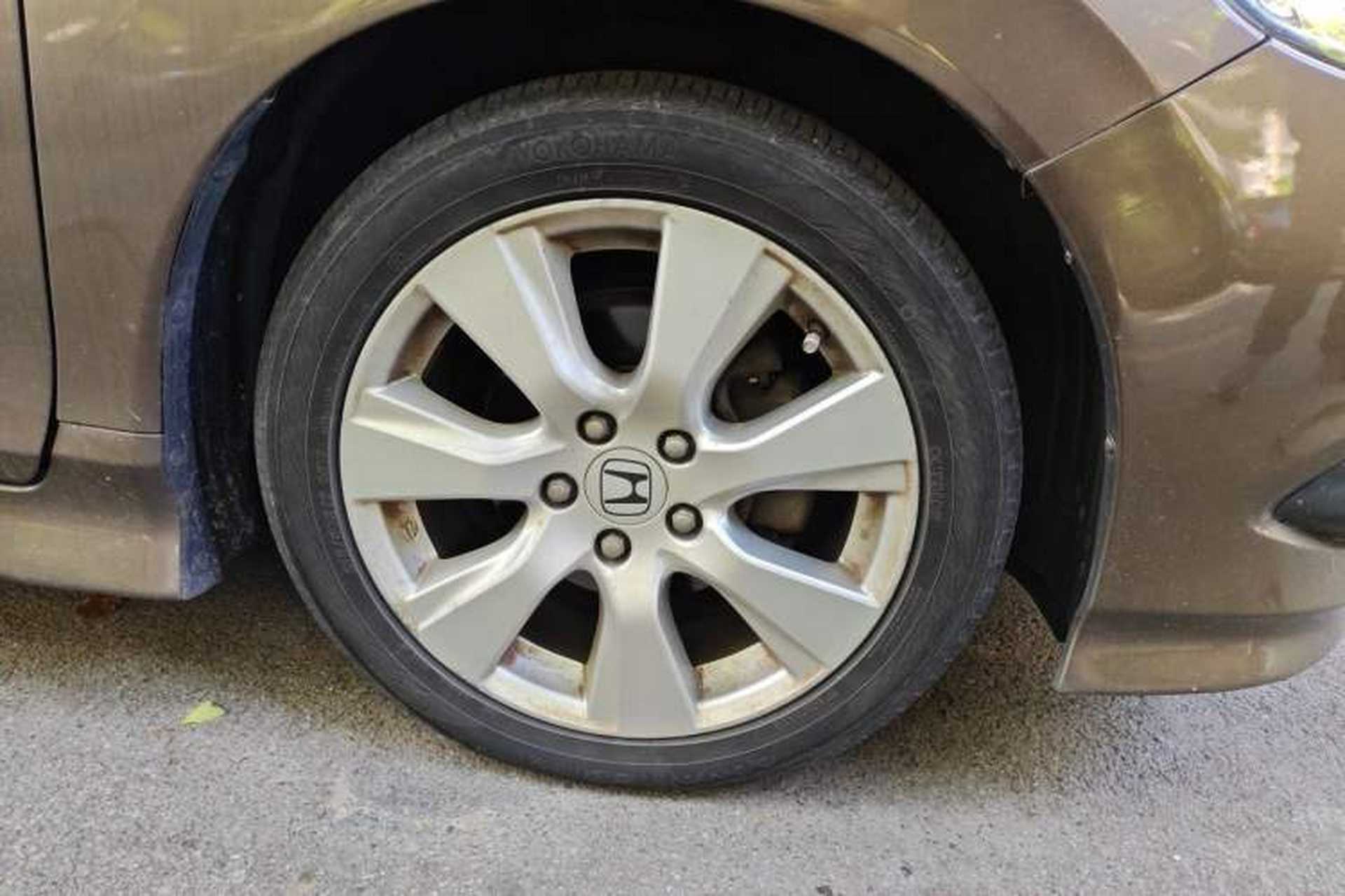 Used Honda Jade 2014 1.8L Automatic Comfort Elite Version 5 Seats Right Front Wheel Hub