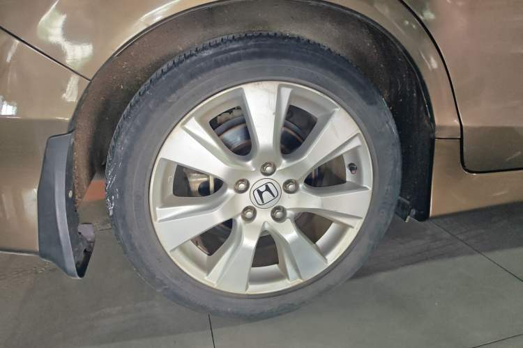Used Honda Jade 2014 1.8L CVT Luxury Edition 5 seats Right Rear Wheel Hub