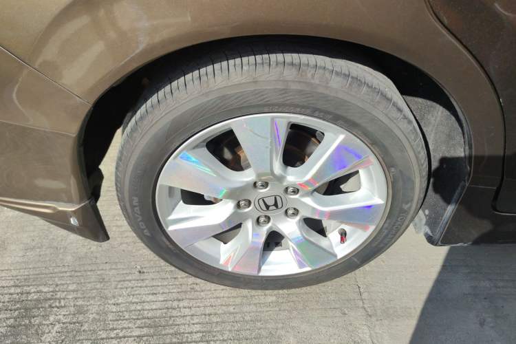 Used Honda Jade 2014 1.8L CVT Luxury Edition 5 seats Right Rear Wheel Hub
