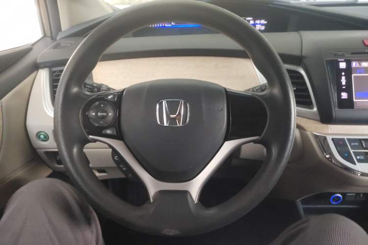 Used Honda Jade 2014 1.8L Automatic Comfort Elite Version 5 Seats Steering Wheel