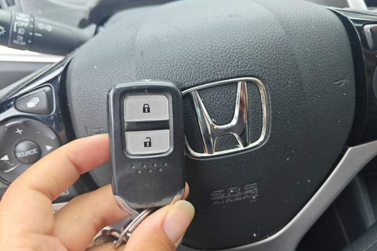 Used Honda Jade 2014 1.8L CVT Luxury Edition 5 seats Vehicle Key