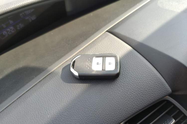 Used Honda Jade 2014 1.8L CVT Luxury Edition 5 seats Vehicle Key