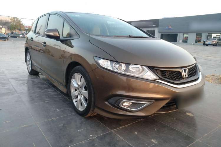 Used Honda Jade 2014 1.8L Automatic Comfort Elite Version 5 Seats Front Right 45 Deg