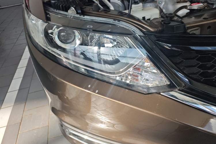 Used Honda Jade 2014 1.8L Automatic Comfort Elite Version 5 Seats Right Front Headlight