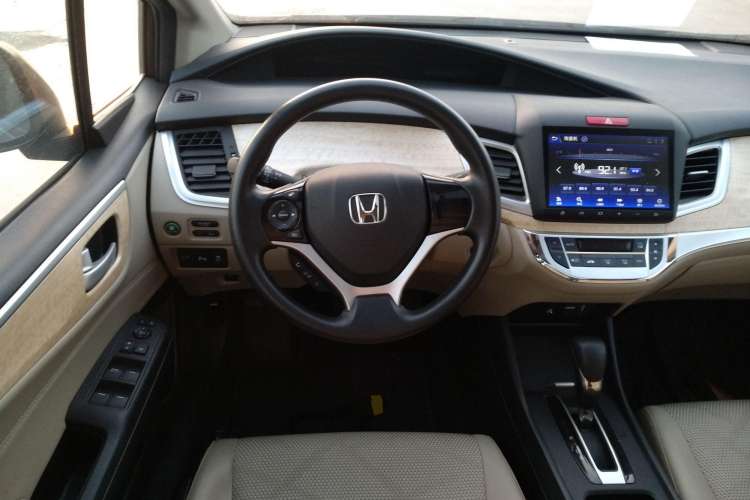 Used Honda Jade 2014 1.8L Automatic Comfort Elite Version 5 Seats Steering Wheel