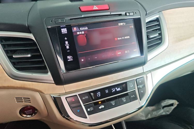 Used Honda Jade 2014 1.8L Automatic Comfort Elite Version 5 Seats Audio And AC Panel