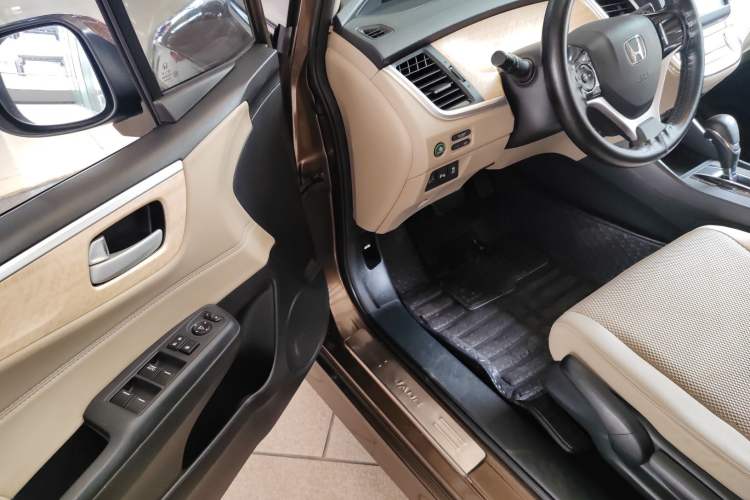 Used Honda Jade 2014 1.8L Automatic Comfort Elite Version 5 Seats Driver Seat