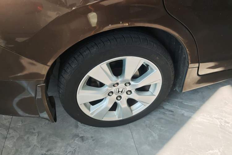 Used Honda Jade 2014 1.8L Automatic Comfort Elite Version 5 Seats Exterior 3