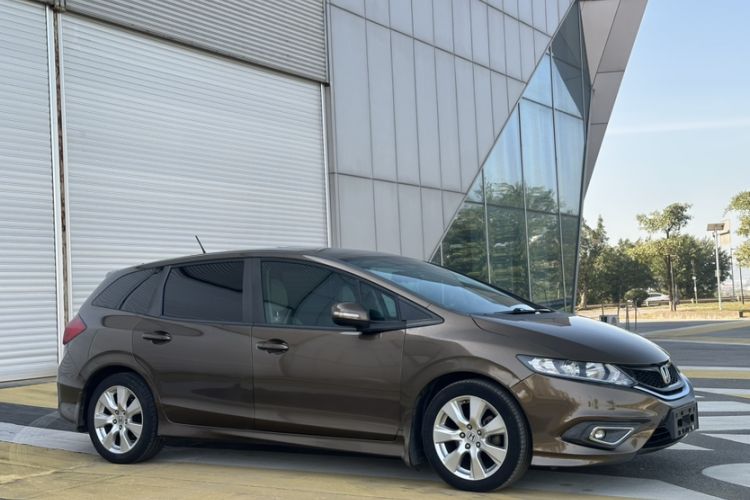 Used Honda Jade 2014 1.8L Automatic Comfort Elite Version 5 Seats Exterior 4