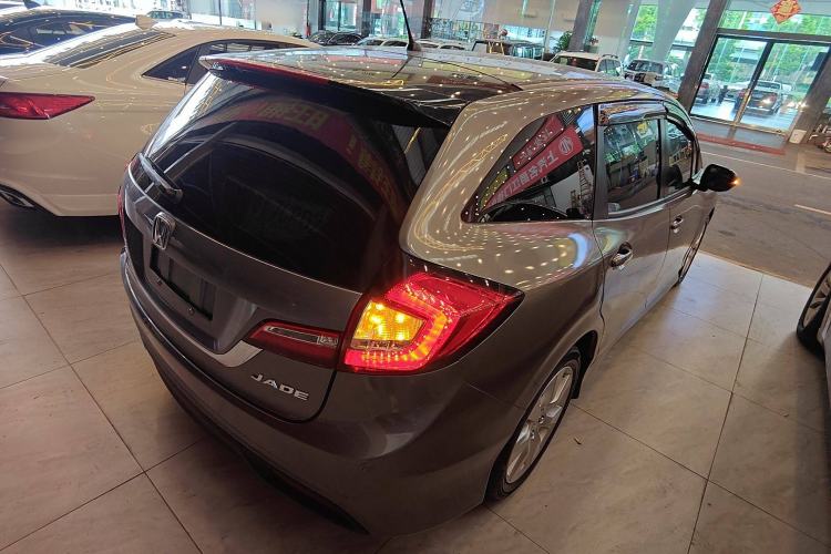Used Honda Jade 2014 1.8L Automatic Comfort Elite Version 5 Seats Exterior 5
