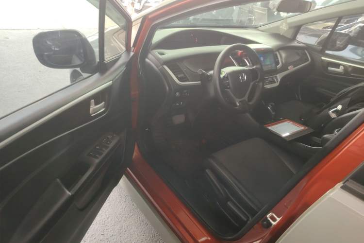 Used Honda Jade 2014 1.8L Automatic Comfort Elite Version 5 Seats Interior 3