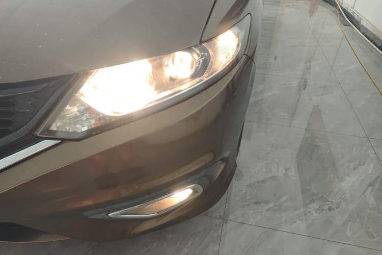 Used Honda Jade 2014 1.8L Automatic Comfort Elite Version 5 Seats Left Front Headlight