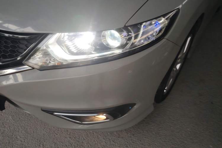 Used Honda Jade 2014 1.8L Automatic Comfort Elite Version 5 Seats Left Front Headlight