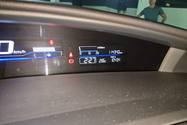Used Honda Jade 2014 1.8L Automatic Comfort Elite Version 5 Seats Odometer Close Up