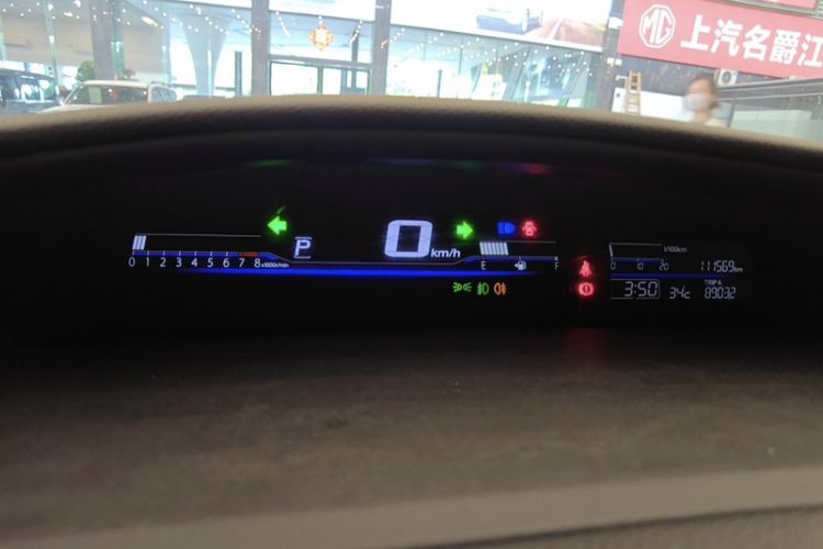 Used Honda Jade 2014 1.8L Automatic Comfort Elite Version 5 Seats Odometer Close Up
