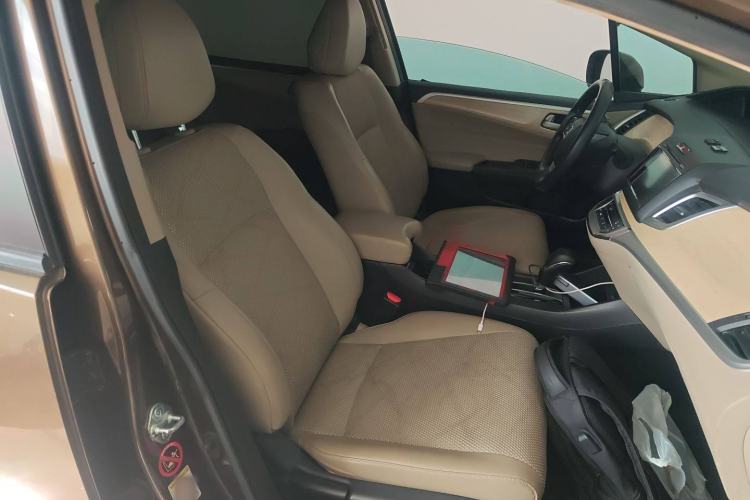 Used Honda Jade 2014 1.8L Automatic Comfort Elite Version 5 Seats Right Front Seat