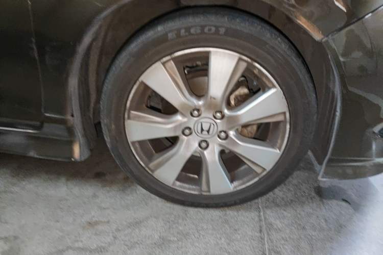 Used Honda Jade 2014 1.8L Automatic Comfort Elite Version 5 Seats Right Front Wheel Hub