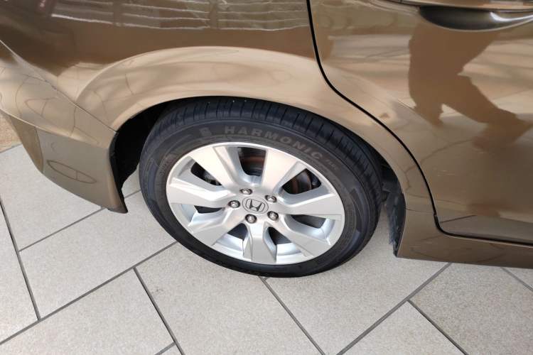 Used Honda Jade 2014 1.8L Automatic Comfort Elite Version 5 Seats Right Rear Wheel Hub