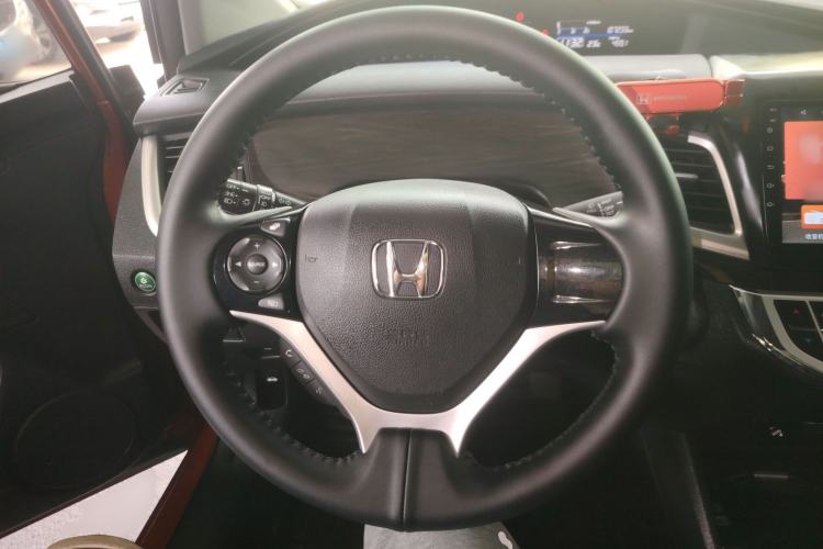 Used Honda Jade 2014 1.8L Automatic Comfort Elite Version 5 Seats Steering Wheel
