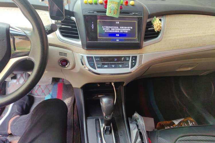 Used Honda Jade 2014 1.8L Automatic Comfort Elite Version 5 Seats Audio And AC Panel