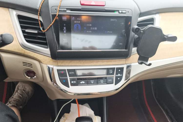 Used Honda Jade 2014 1.8L CVT Luxury Edition 5 seats Audio And AC Panel
