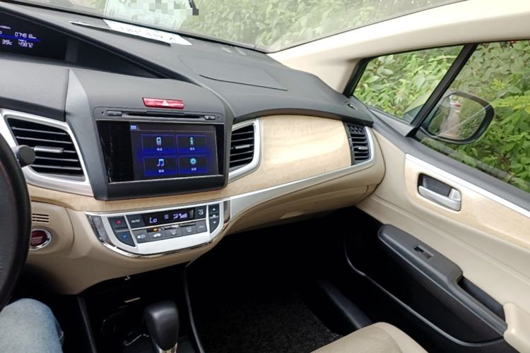 Used Honda Jade 2014 1.8L Automatic Comfort Elite Version 5 Seats Audio And AC Panel