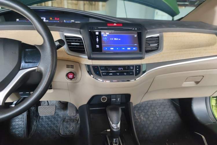 Used Honda Jade 2014 1.8L Automatic Comfort Elite Version 5 Seats Audio And AC Panel