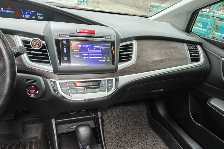 Used Honda Jade 2014 1.8L Automatic Comfort Elite Version 5 Seats Audio And AC Panel