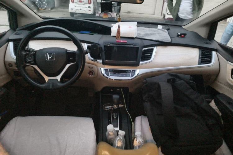 Used Honda Jade 2014 1.8L Automatic Comfort Elite Version 5 Seats Center Console
