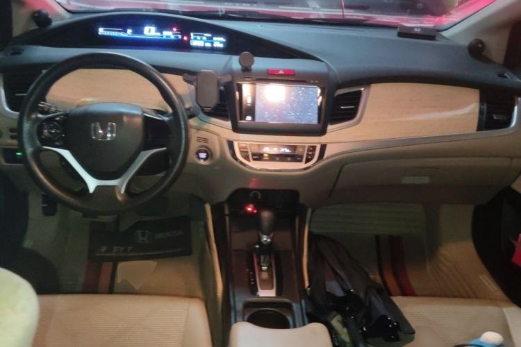 Used Honda Jade 2014 1.8L Automatic Comfort Elite Version 5 Seats Center Console