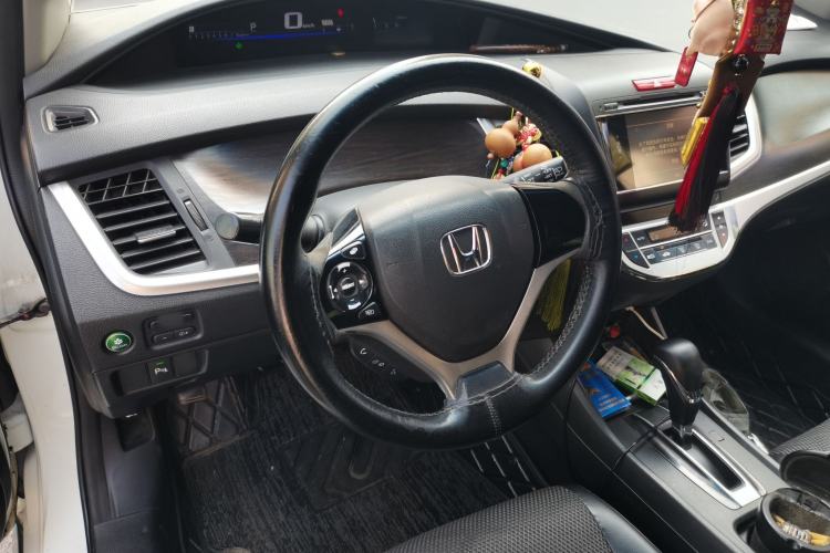 Used Honda Jade 2014 1.8L Automatic Comfort Elite Version 5 Seats Center Console