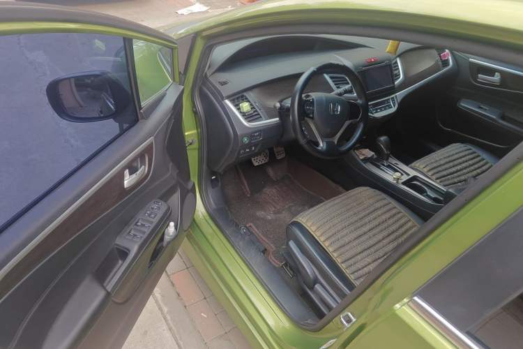 Used Honda Jade 2014 1.8L Automatic Comfort Elite Version 5 Seats Driver Seat