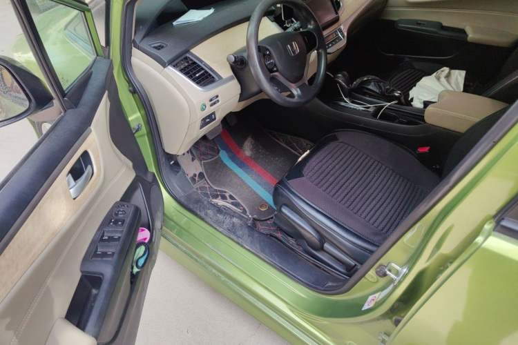 Used Honda Jade 2014 1.8L Automatic Comfort Elite Version 5 Seats Driver Seat