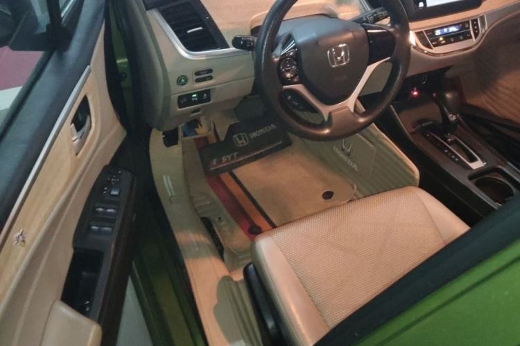 Used Honda Jade 2014 1.8L Automatic Comfort Elite Version 5 Seats Driver Seat