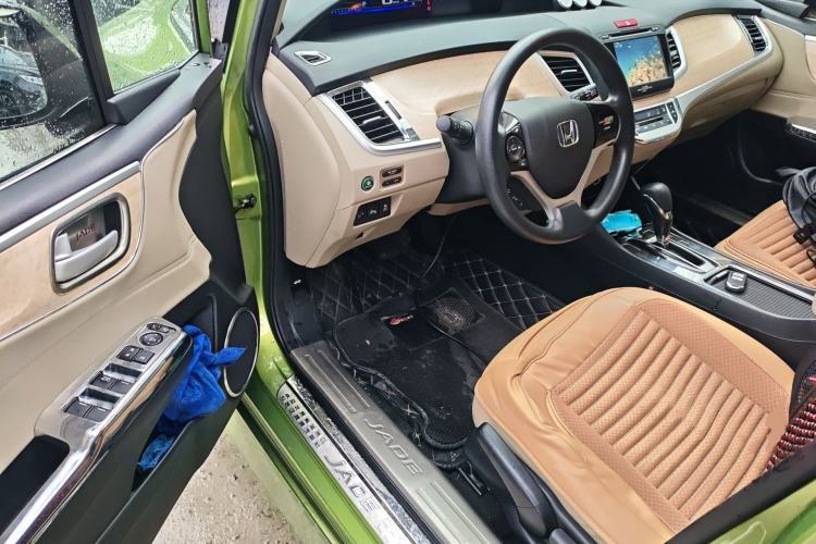 Used Honda Jade 2014 1.8L Automatic Comfort Elite Version 5 Seats Driver Seat