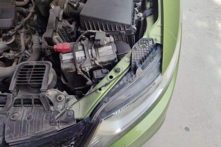 Used Honda Jade 2014 1.8L Automatic Comfort Elite Version 5 Seats Engine Bay Left