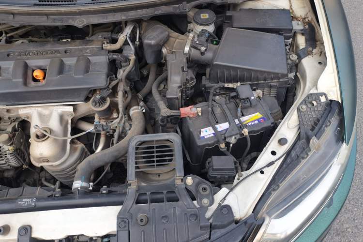 Used Honda Jade 2014 1.8L Automatic Comfort Elite Version 5 Seats Engine Bay Left