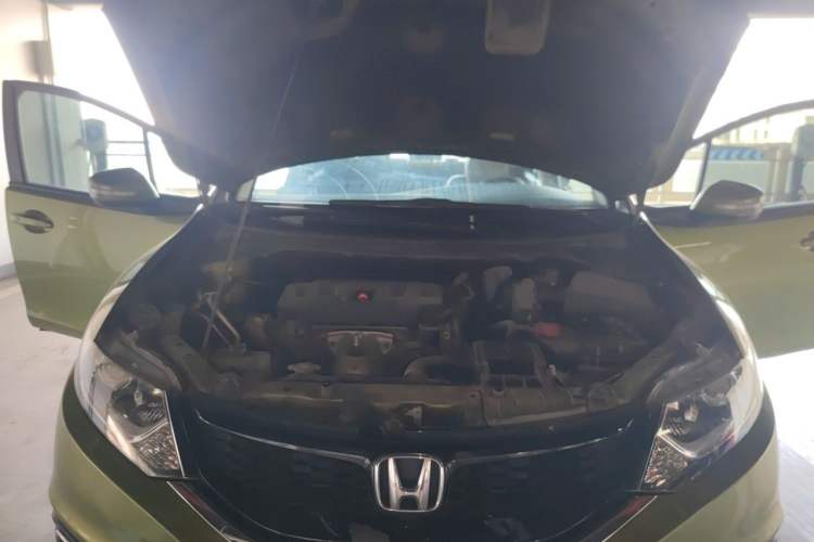 Used Honda Jade 2014 1.8L Automatic Comfort Elite Version 5 Seats Engine Bay