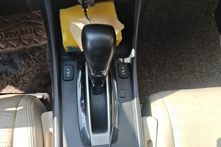 Used Honda Jade 2014 1.8L CVT Luxury Edition 5 seats Gear Lever
