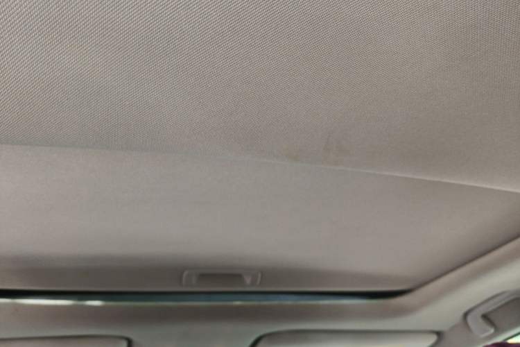 Used Honda Jade 2014 1.8L CVT Luxury Edition 5 seats Headliner