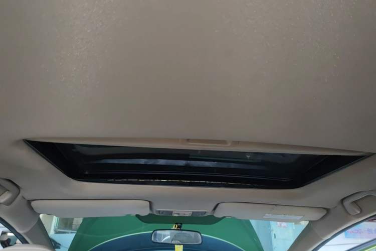 Used Honda Jade 2014 1.8L Automatic Comfort Elite Version 5 Seats Headliner
