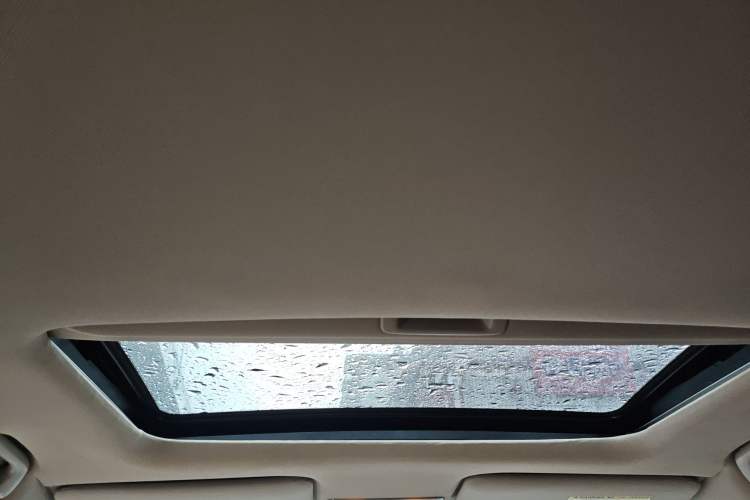 Used Honda Jade 2014 1.8L Automatic Comfort Elite Version 5 Seats Headliner
