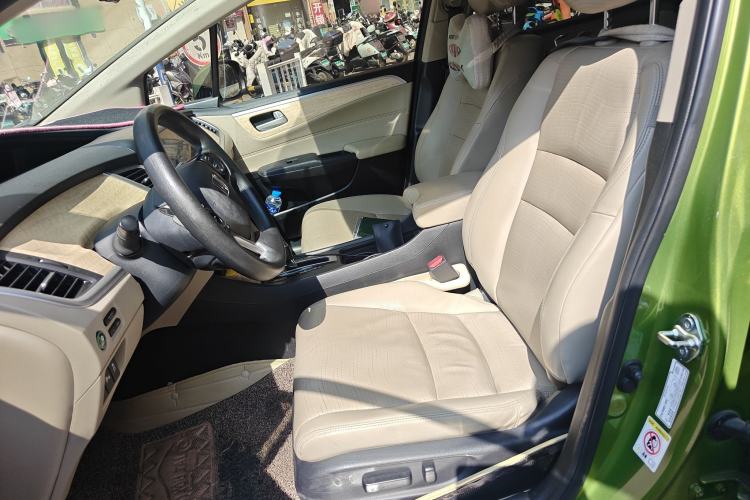 Used Honda Jade 2014 1.8L CVT Luxury Edition 5 seats Left Front Seat