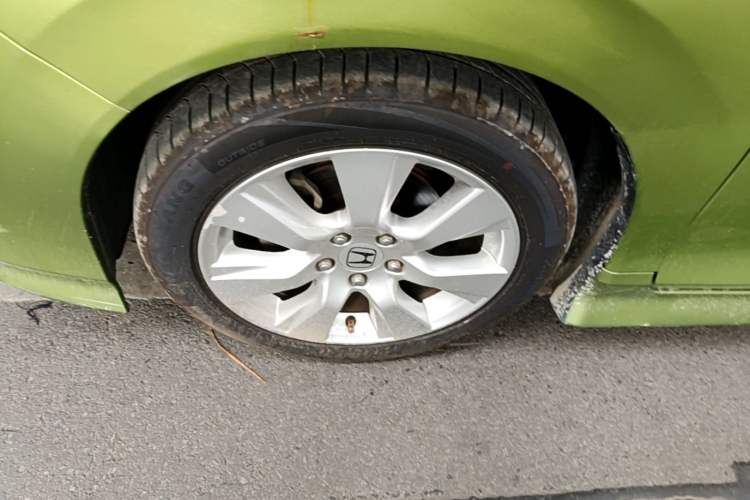 Used Honda Jade 2014 1.8L Automatic Comfort Elite Version 5 Seats Left Front Wheel Hub