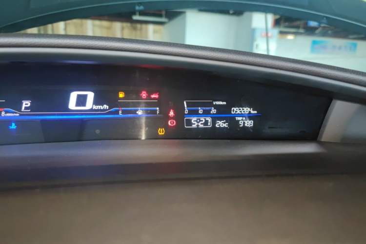 Used Honda Jade 2014 1.8L Automatic Comfort Elite Version 5 Seats Odometer Close Up