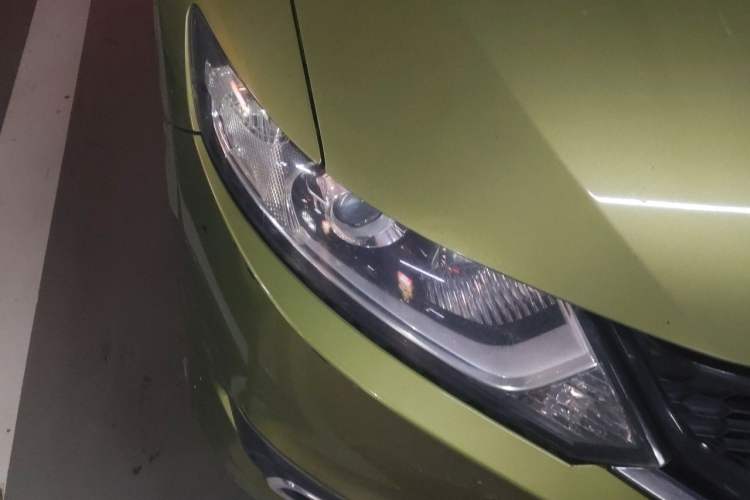 Used Honda Jade 2014 1.8L Automatic Comfort Elite Version 5 Seats Right Front Headlight