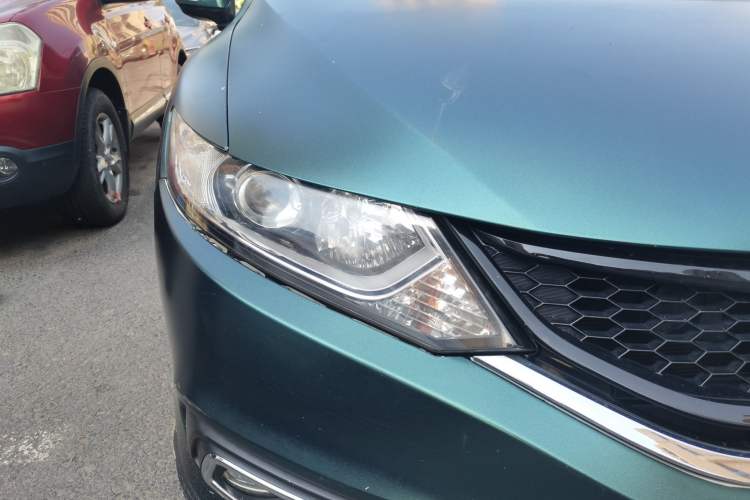 Used Honda Jade 2014 1.8L Automatic Comfort Elite Version 5 Seats Right Front Headlight